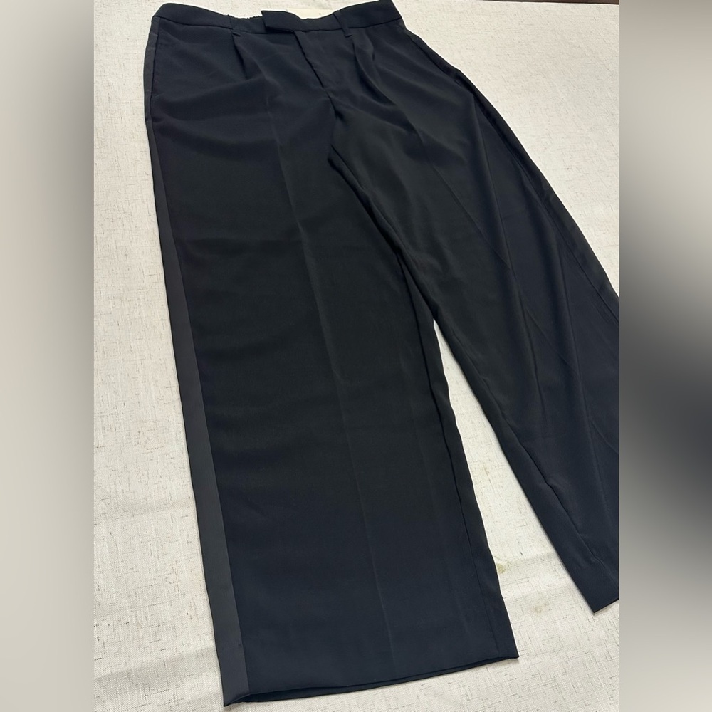 A New Day Elegant Black Apparel - Picture 7 of 14